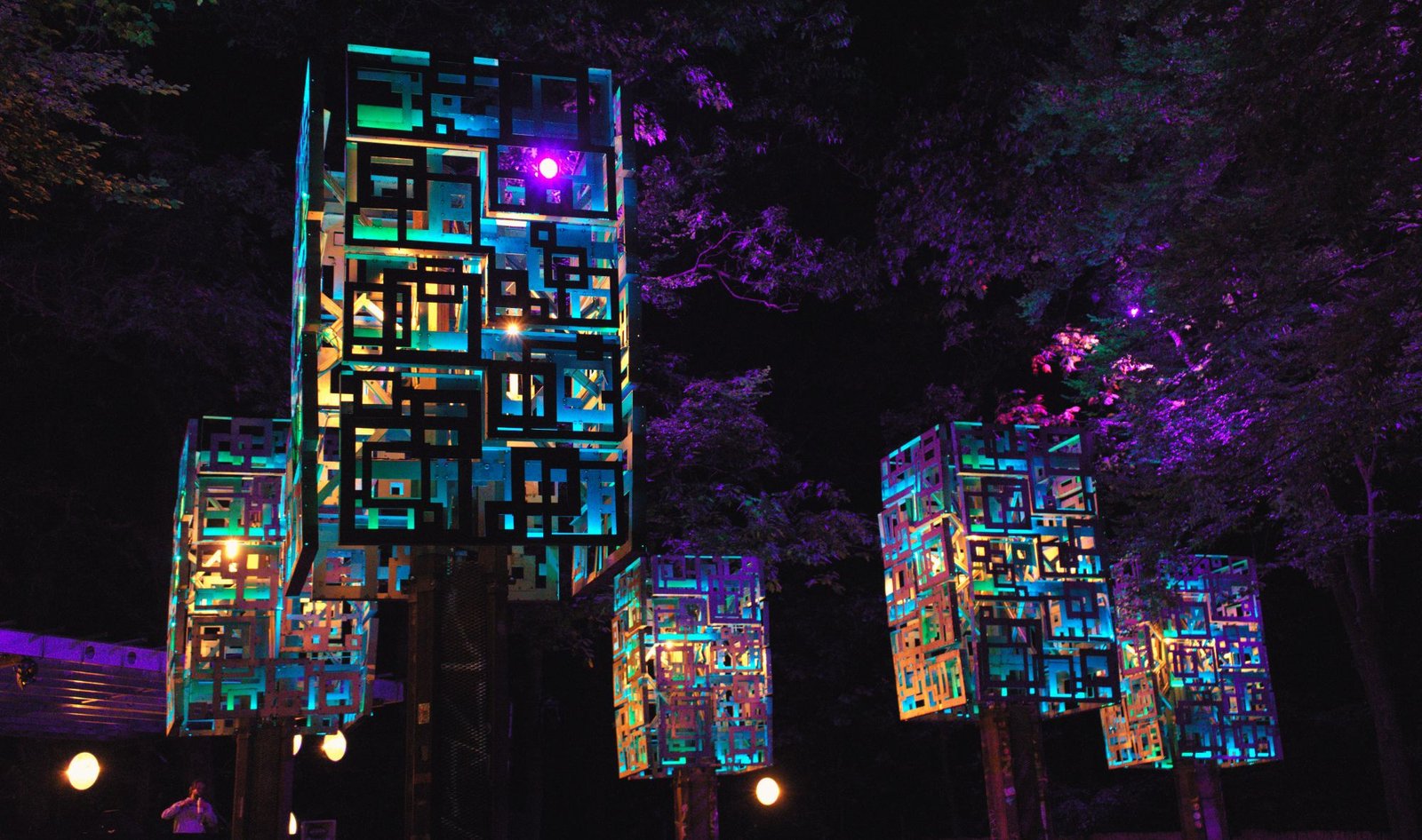 Xplode by Dr. Strebel @ Beukenbos, Into the Woods Festival 2025 - Foto: Marylka Børreson / Circusøgraphy